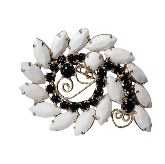 Vintage Black White Pin Brooch - Picture 1 of 8